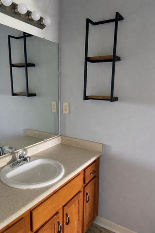 1405 Addison Dr, Clarksville, TN 37042