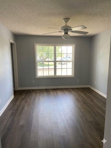 1405 Addison Dr, Clarksville, TN 37042