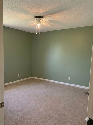 1405 Addison Dr, Clarksville, TN 37042