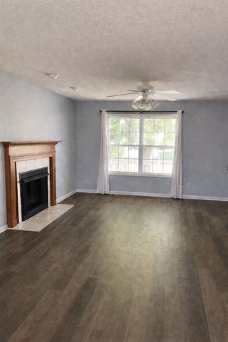 1405 Addison Dr, Clarksville, TN 37042