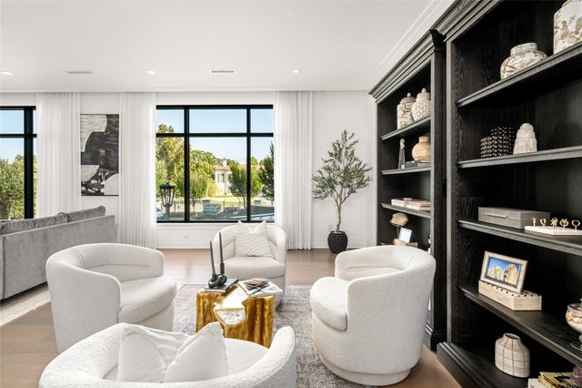 6017 Memorial 202, Houston, TX 77007