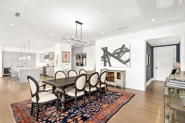 6017 Memorial 202, Houston, TX 77007