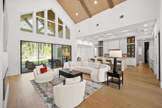 437 Sundog Road, Huntsville, TX 77340