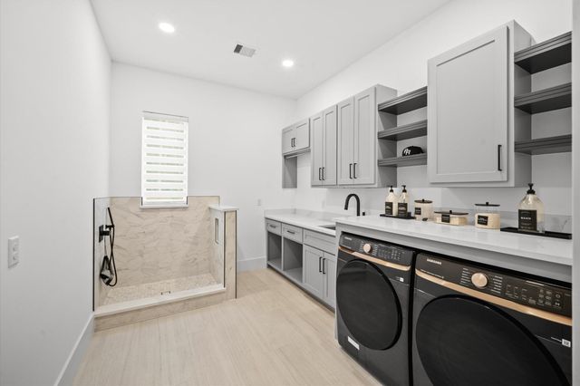 437 Sundog Road, Huntsville, TX 77340