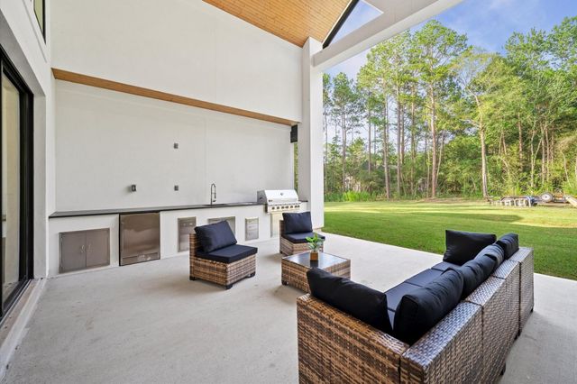 437 Sundog Road, Huntsville, TX 77340