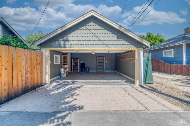 1900 N 13th St, Boise, ID 83702