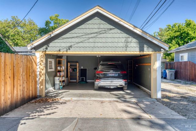 1900 N 13th St, Boise, ID 83702