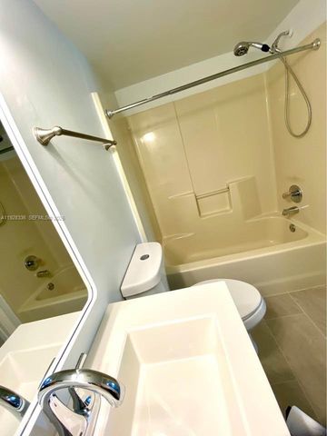 3670 N 56th Ave 714, Hollywood, FL 33021