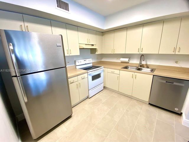 3670 N 56th Ave 714, Hollywood, FL 33021