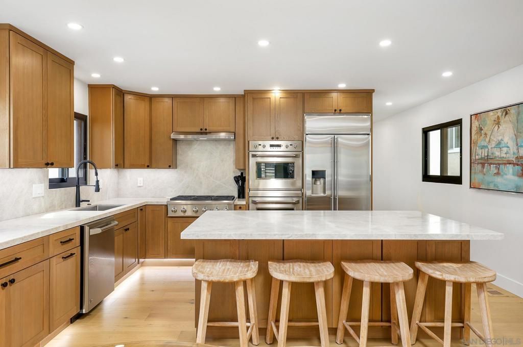 Image 10 of property listing at 3434 Talbot St, San Diego, CA 92106