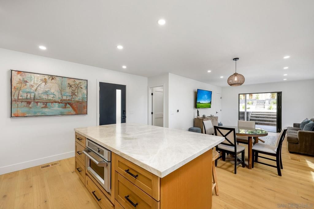 Image 11 of property listing at 3434 Talbot St, San Diego, CA 92106