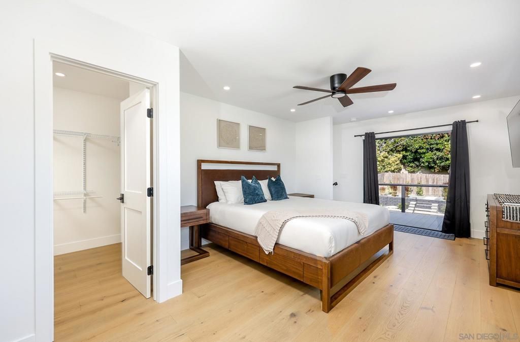 Image 15 of property listing at 3434 Talbot St, San Diego, CA 92106