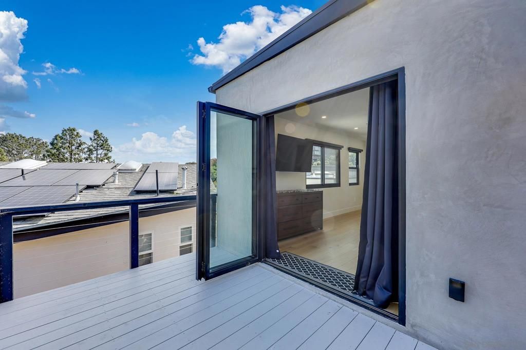 Image 19 of property listing at 3434 Talbot St, San Diego, CA 92106