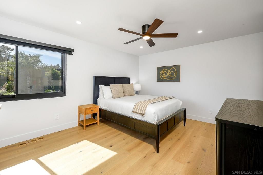 Image 21 of property listing at 3434 Talbot St, San Diego, CA 92106