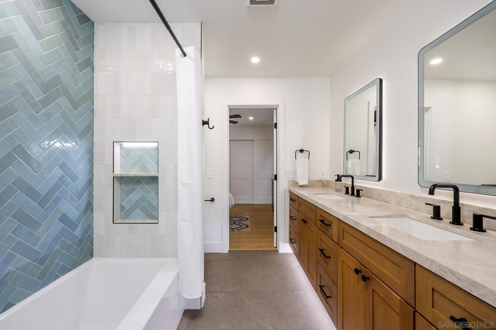 Image 24 of property listing at 3434 Talbot St, San Diego, CA 92106