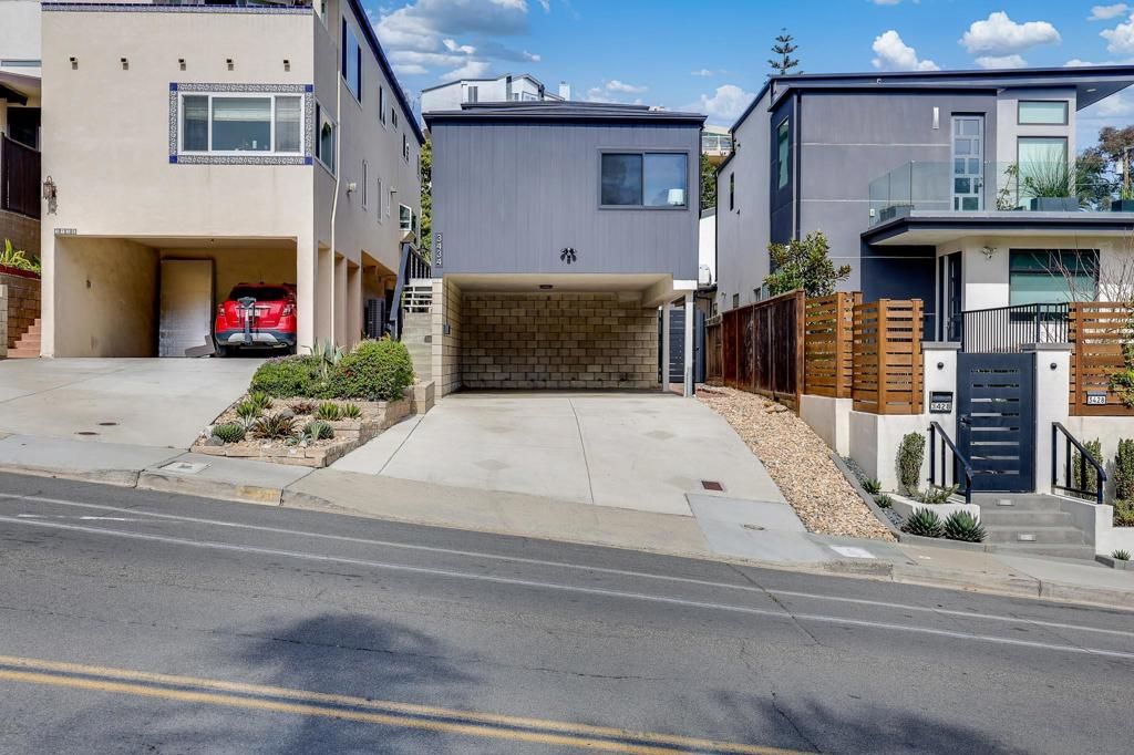 Image 3 of property listing at 3434 Talbot St, San Diego, CA 92106