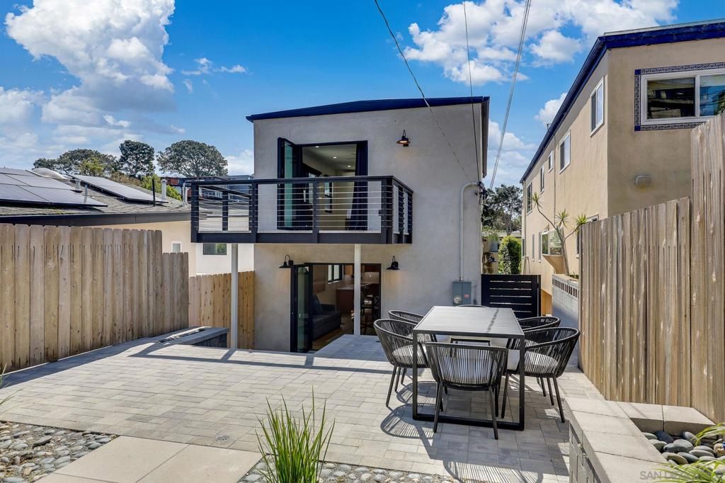 Image 35 of property listing at 3434 Talbot St, San Diego, CA 92106