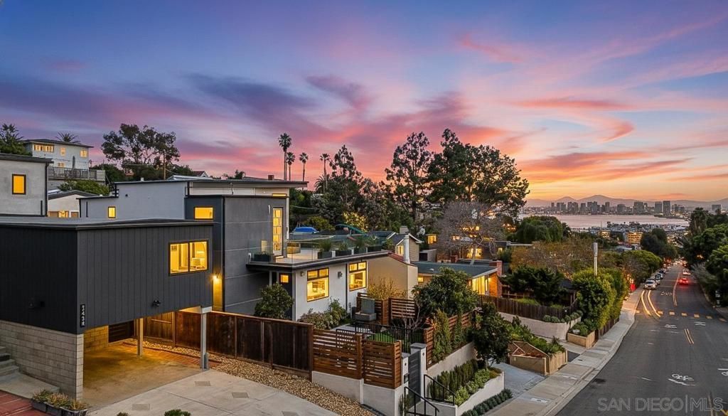 Image 36 of property listing at 3434 Talbot St, San Diego, CA 92106