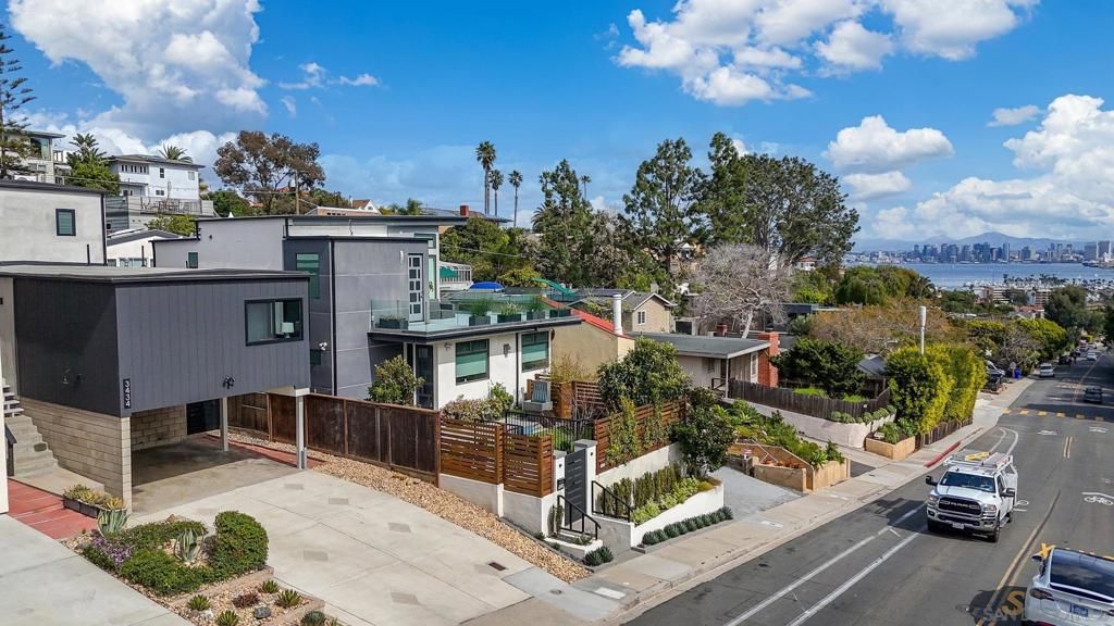 Image 37 of property listing at 3434 Talbot St, San Diego, CA 92106