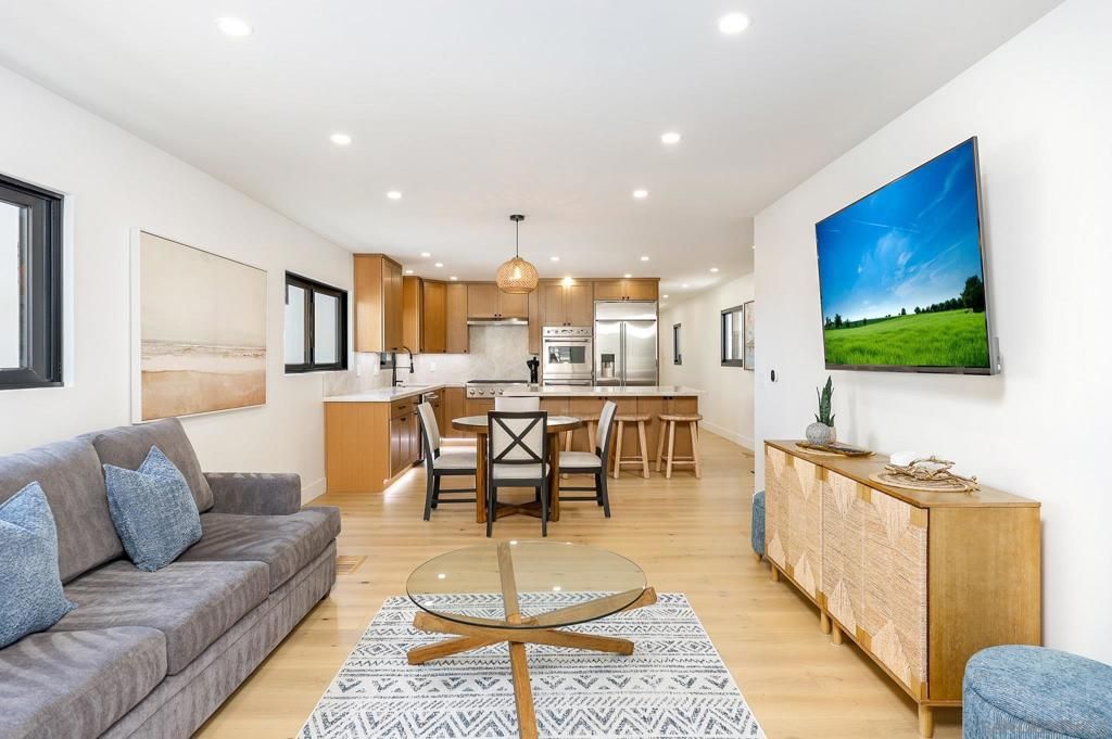 Image 4 of property listing at 3434 Talbot St, San Diego, CA 92106