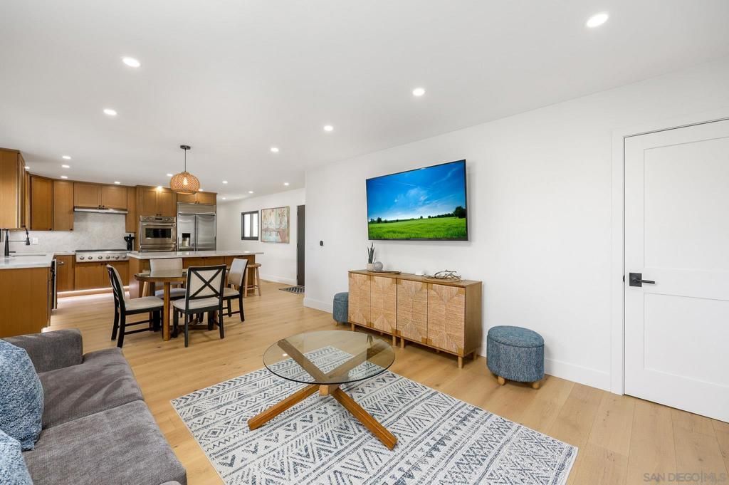 Image 5 of property listing at 3434 Talbot St, San Diego, CA 92106