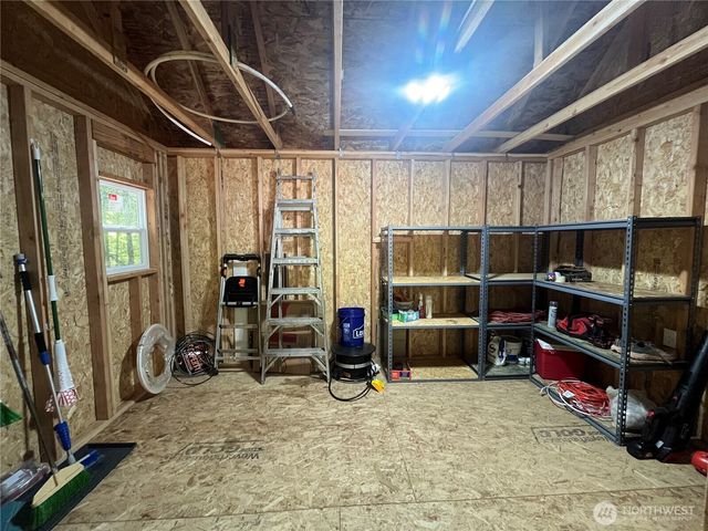 212 N Mt Jupiter Dr, Hoodsport, WA 98548