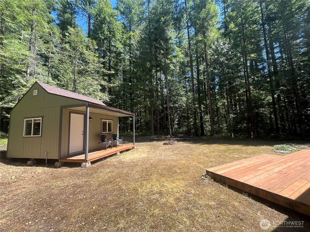 212 N Mt Jupiter Dr, Hoodsport, WA 98548