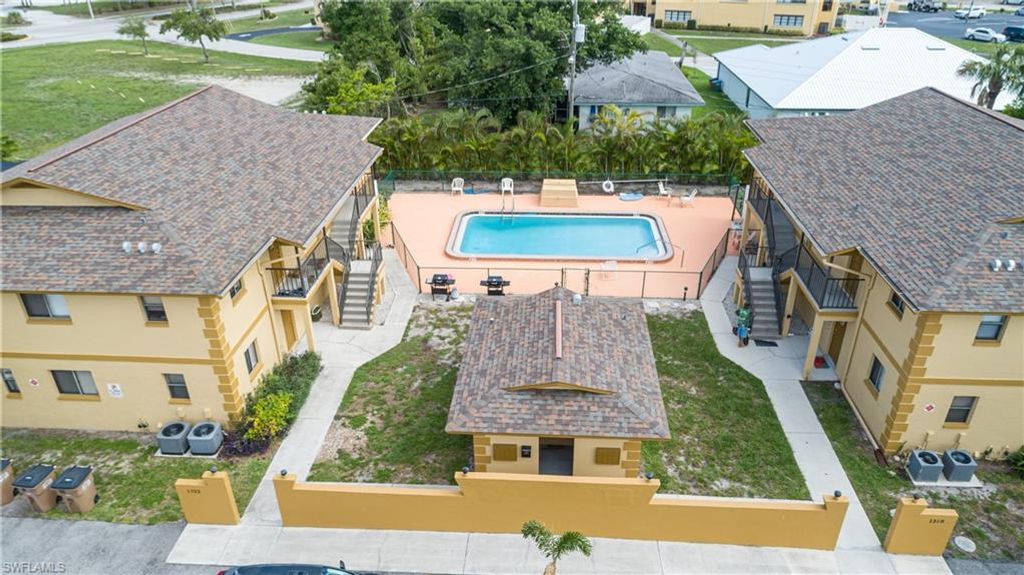 1318 SE 40th TER, CAPE CORAL, FL 33904 — photo 4