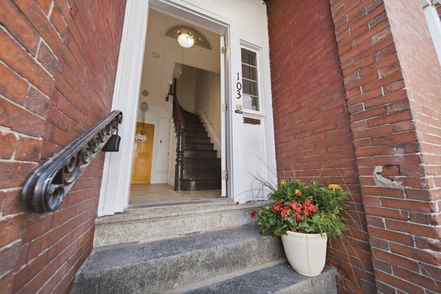 103 London St, Boston, MA 02128