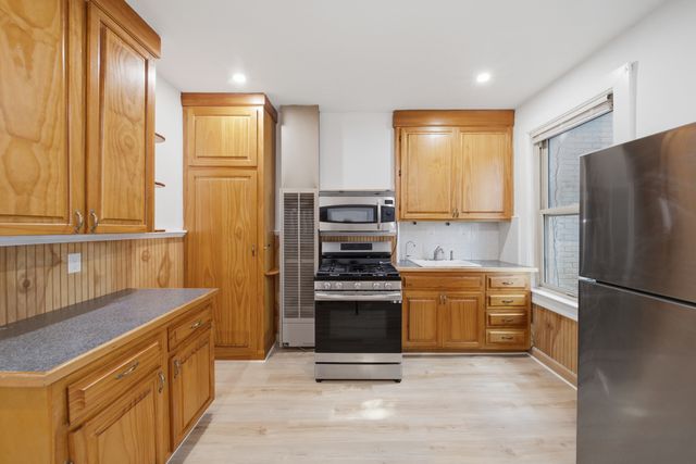 103 London St, Boston, MA 02128