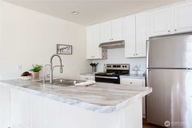 28510 SR 20, Oak Harbor, WA 98277