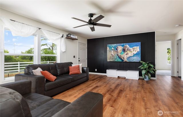 28510 SR 20, Oak Harbor, WA 98277