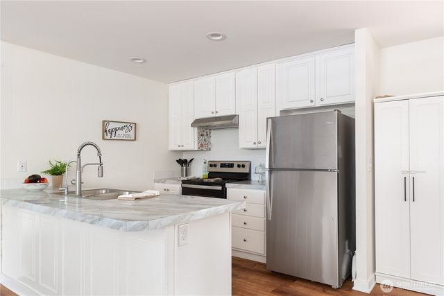 28510 SR 20, Oak Harbor, WA 98277