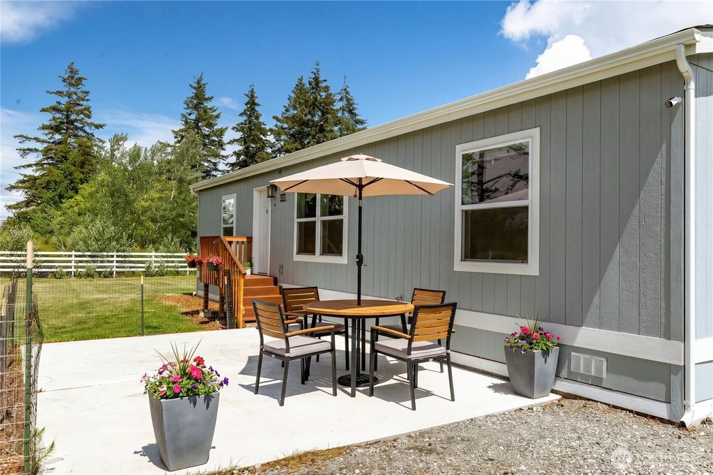 28510 SR 20, Oak Harbor, WA 98277