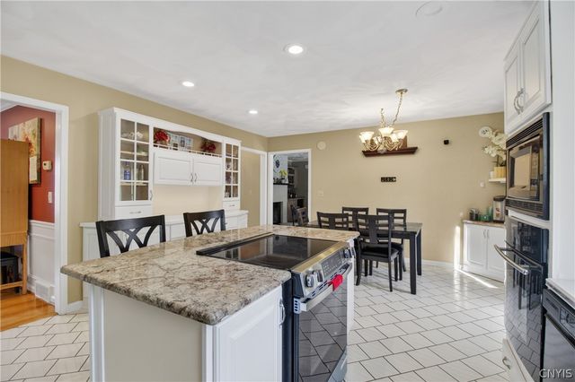 32 Morgan Lane, New Hartford, NY 13413