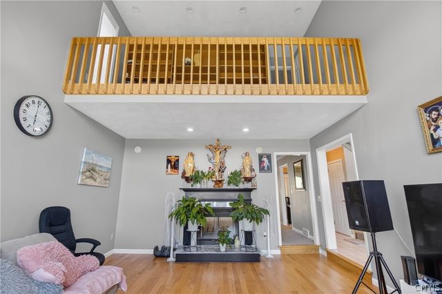 32 Morgan Lane, New Hartford, NY 13413