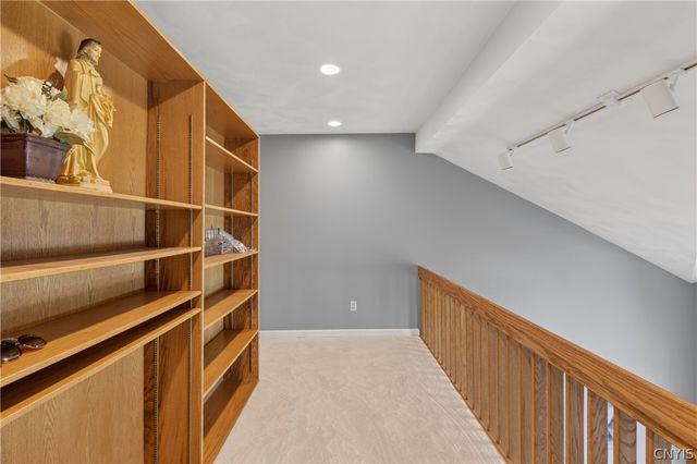 32 Morgan Lane, New Hartford, NY 13413