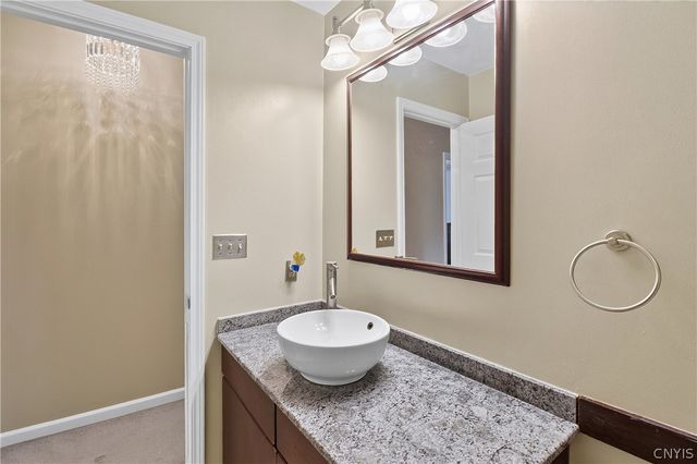 32 Morgan Lane, New Hartford, NY 13413