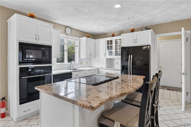 32 Morgan Lane, New Hartford, NY 13413