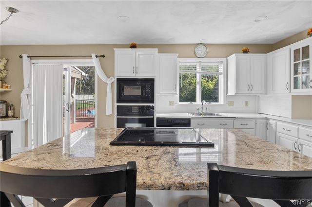 32 Morgan Lane, New Hartford, NY 13413