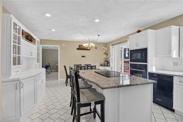 32 Morgan Lane, New Hartford, NY 13413