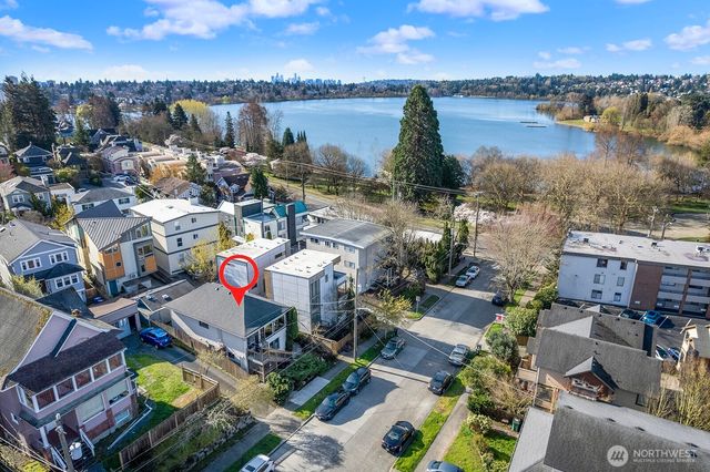 7818 Stroud Avenue N, Seattle, WA 98103