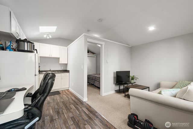 7818 Stroud Avenue N, Seattle, WA 98103