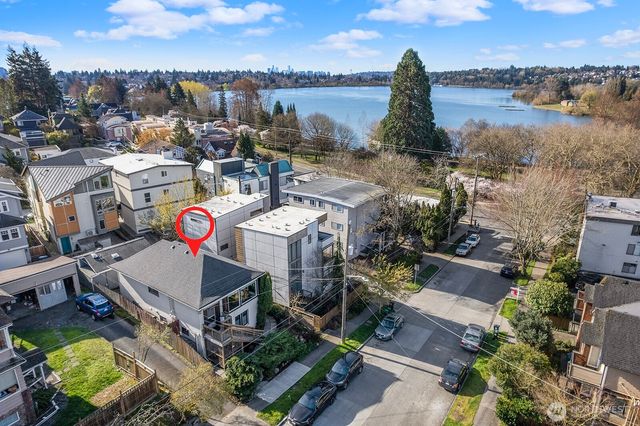 7818 Stroud Avenue N, Seattle, WA 98103