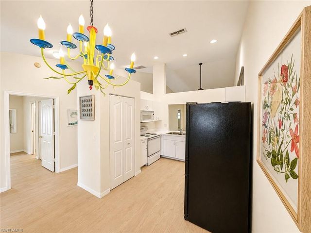2888 Crown Pointe BLVD, Naples, FL 34112