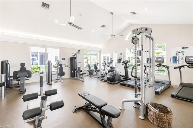 2888 Crown Pointe BLVD, Naples, FL 34112