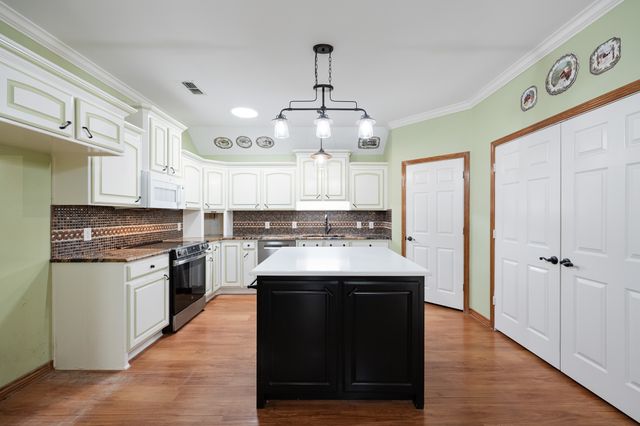 104 Enchanted Court, Red Oak, TX 75154
