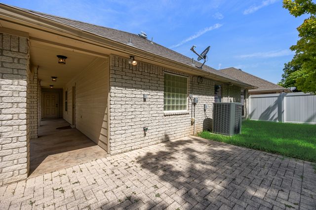 104 Enchanted Court, Red Oak, TX 75154
