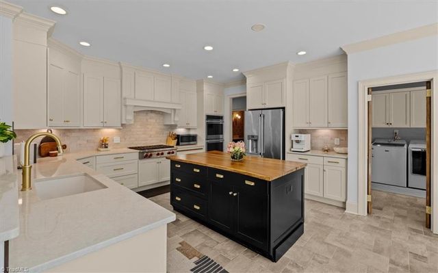7376 Hidden View Drive, Oak Ridge, NC 27310
