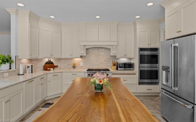 7376 Hidden View Drive, Oak Ridge, NC 27310